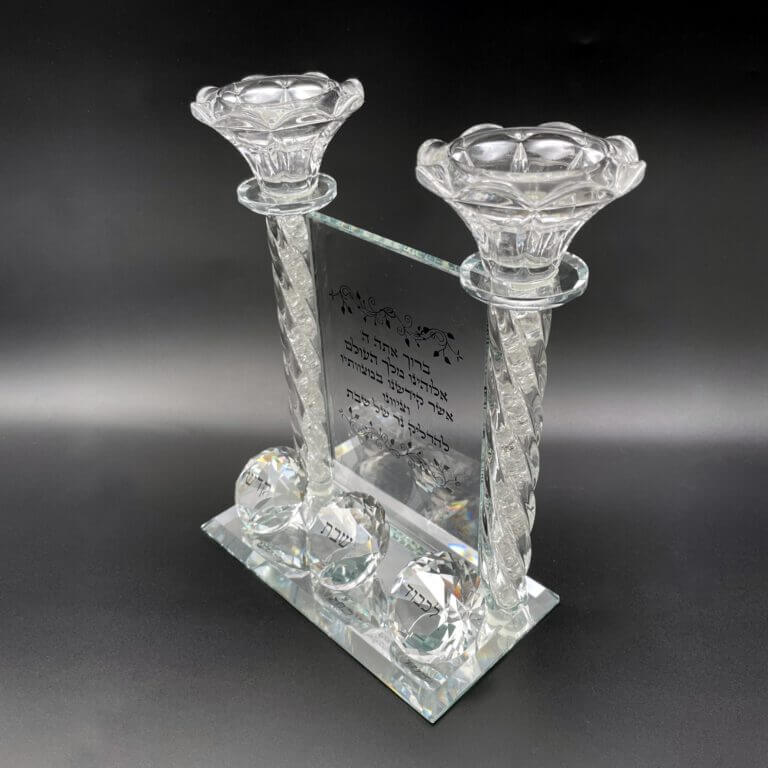 פמוטי קריסטל מהודרים עם הדלקת נרות במילוי אבנים לבנות