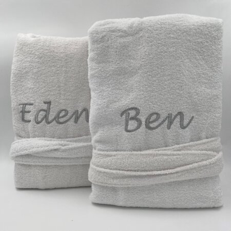 חלוק עם שם/ רקמת שם אישית חלוק עם שם/ רקמת שם אישית