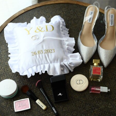 כרית לטבעות קלאסי בעיצוב אישי- רקמה בזהב