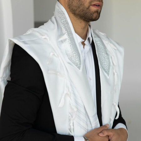 אור חתנים- חזקיהו המלך