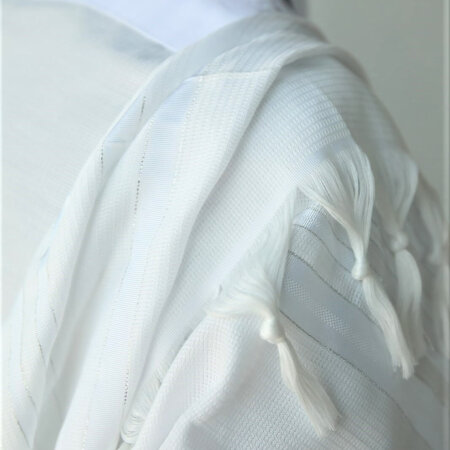 טלית אור חתנים- עטרה סאטן בצבע לבן "יברכך" לבן