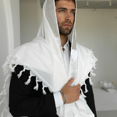 טלית צמר- עטרה סברובסקי משולש