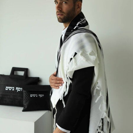 טלית צמר- עטרה סאטן בצבע שחור "יברכך"