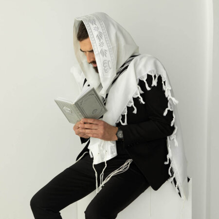 טלית צמר- פסים שחורים