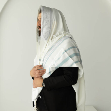 טלית צמר- פסים תכלת