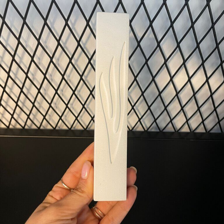 בית מזוזה בטון צבע לבן גודל 20 ס"מ