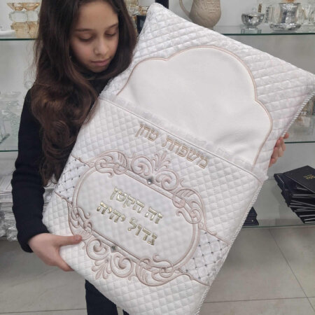 כרית ברית מהודרת אותיות בולטות זהב