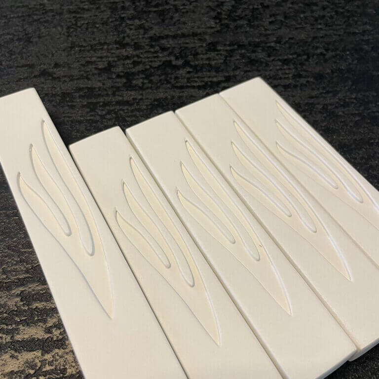 מארז בתי מזוזות בטון בצבע לבן 1+3 מארז בתי מזוזות בטון בצבע לבן 1+3