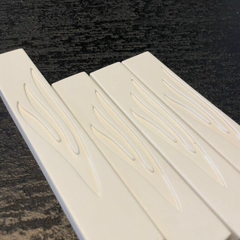 מארז בתי מזוזות בטון בצבע לבן 1+3 מארז בתי מזוזות בטון בצבע לבן 1+3