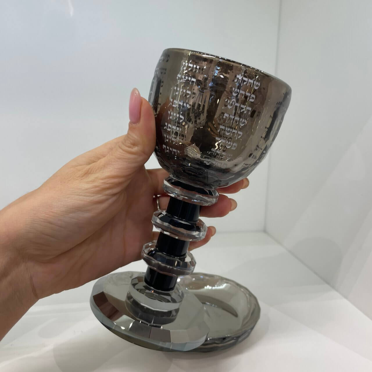 גביע קידוש מושחרת קריסטל ״דגם נהרות״