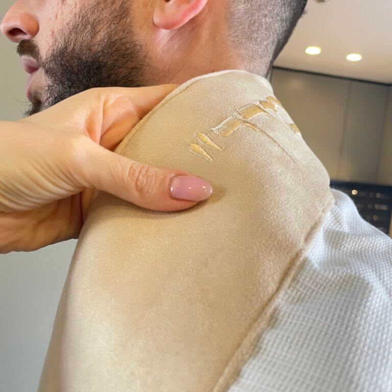 טלית צמר- עטרה ג'מס בצבע שמנת "יברכך" רקמה שמנת