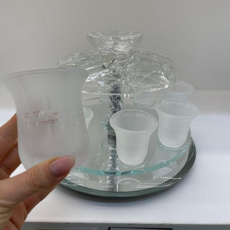 מחלק יין חלבי