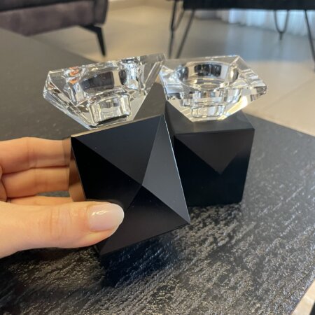 פמוטי יהלום מושחרים