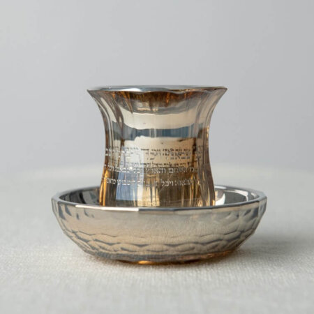 כוס קידוש קריסטל זהב "יום השישי" גבי