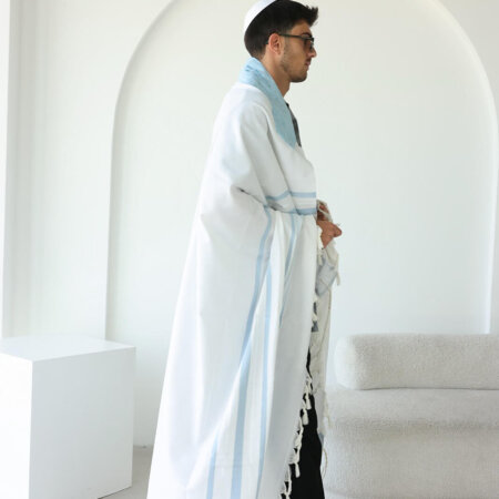 טלית צמר- עטרה פשתן תכלת פסים תכלת