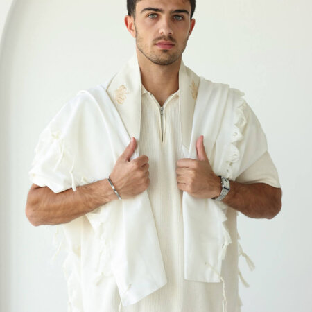 טלית צמר - עטרה פשתן שמנת עם כתרים שמנת