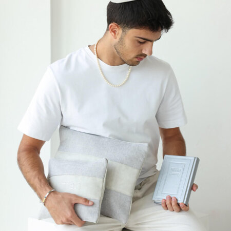 כיסויים לטלית ולתפילין מבד דגם "ישמח ישראל" אפור עכבר