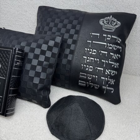 מארז כיסויים לטלית ולתפילין דגם "הילטון" צבע שחור+סידור קלאסי וכיפה