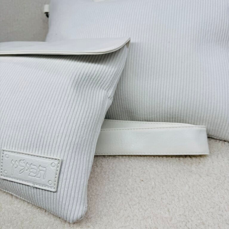 סט תיקים לטלית ולתפילין דגם "קרגו" לבן