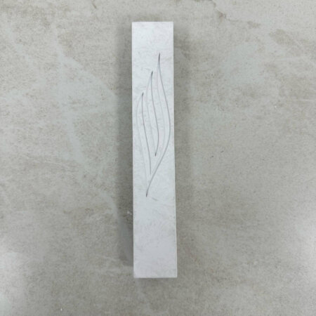 בית מזוזה בטון צבע לבן שבור גודל 20 ס"מ בית מזוזה בטון צבע לבן שבור גודל 20 ס"מ