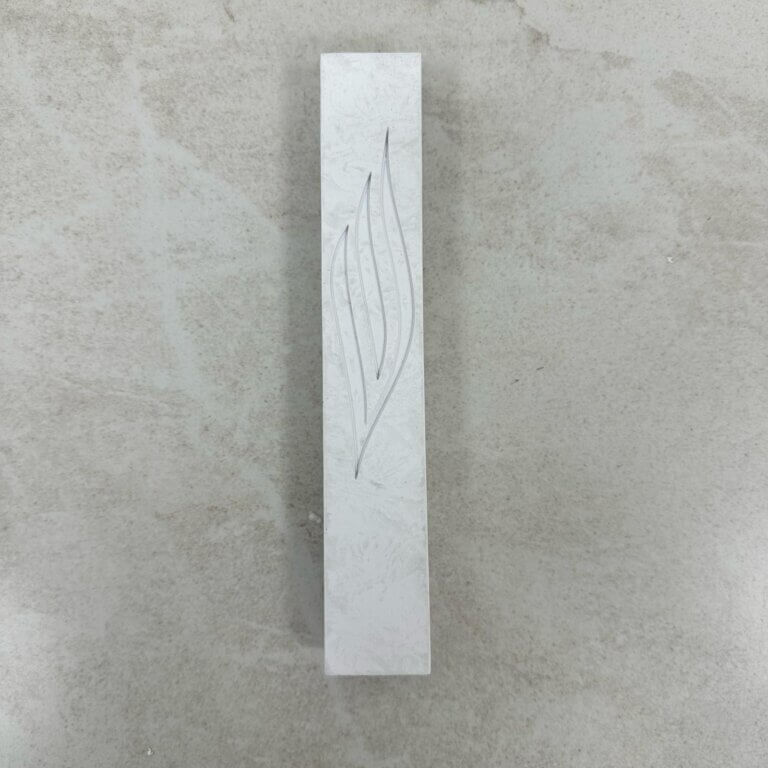 בית מזוזה בטון צבע לבן שבור גודל 20 ס"מ בית מזוזה בטון צבע לבן שבור גודל 20 ס"מ