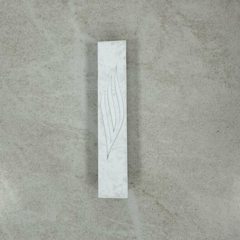 בית מזוזה בטון בצבע לבן שבור גודל 15 ס"מ בית מזוזה בטון בצבע לבן שבור גודל 15 ס"מ