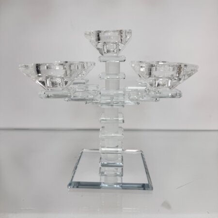 מעמד חמישי פמוטים חלבי מעמד חמישי פמוטים חלבי