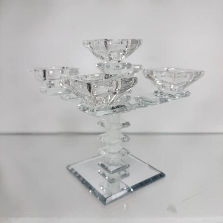 מעמד חמישי פמוטים חלבי