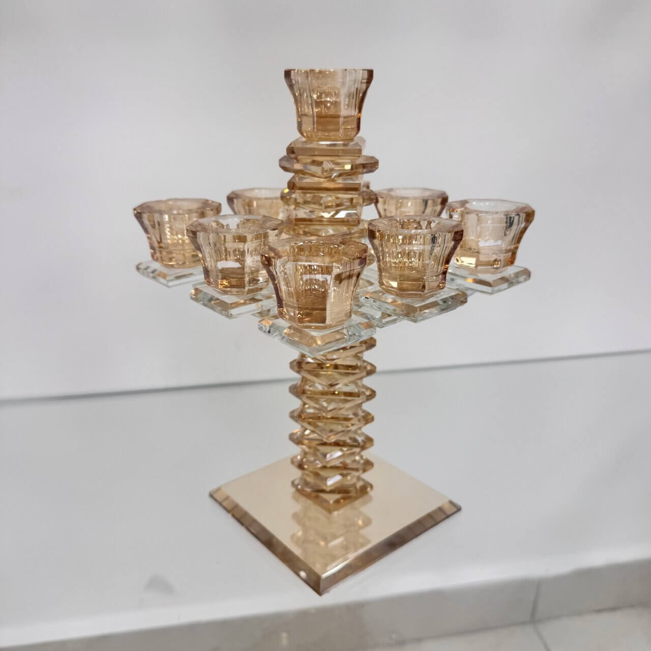 מעמד חמישי פמוטים חלבי