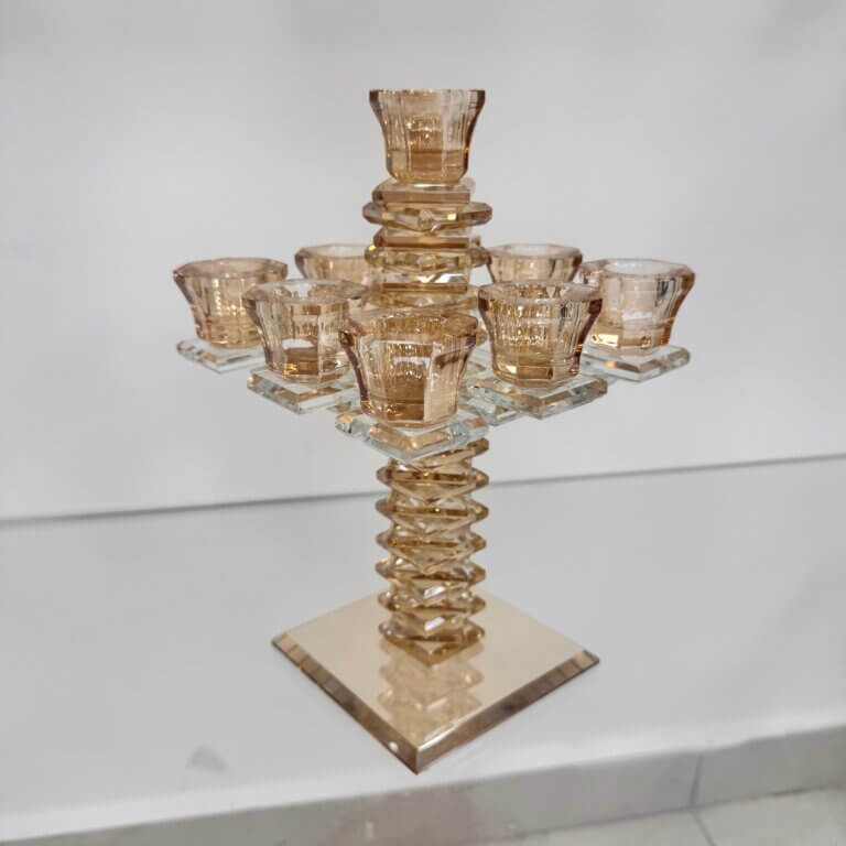 מעמד חמישי פמוטים חלבי מעמד חמישי פמוטים חלבי