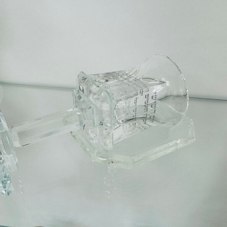 כוס קידוש קלאסית עם רגל שקופה