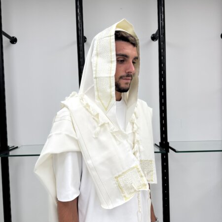 טלית צמר- פסים זהב טלית צמר- פסים זהב