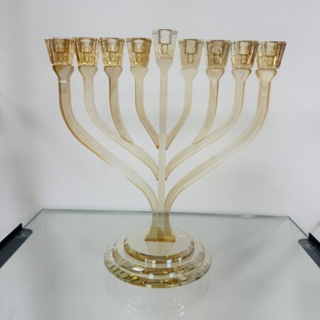 חנוכייה דגם ״עץ החיים״ מוזהבת