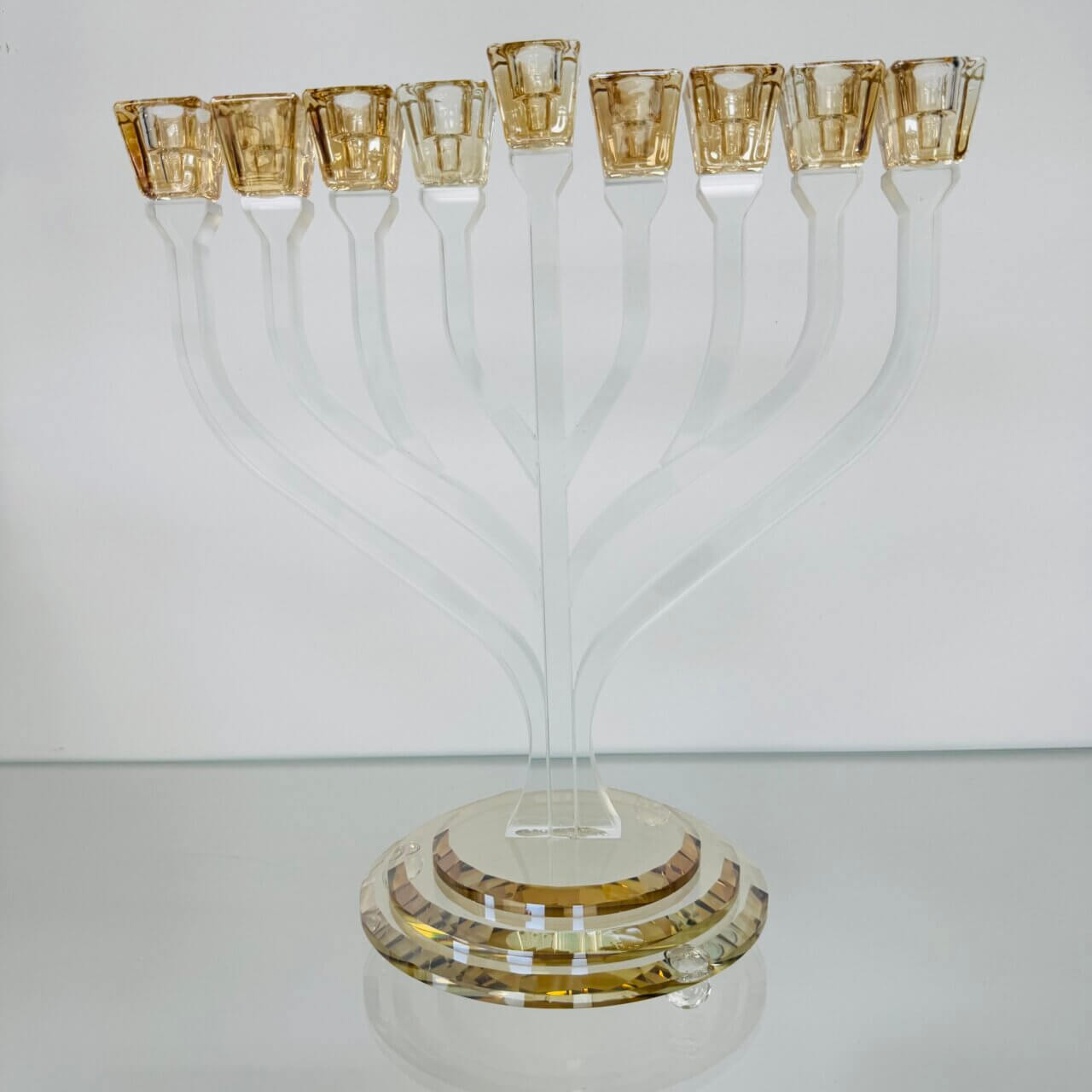 חנוכייה דגם ״עץ החיים״ חלבי זהב