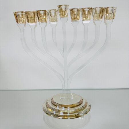 חנוכייה דגם ״עץ החיים״ חלבי זהב