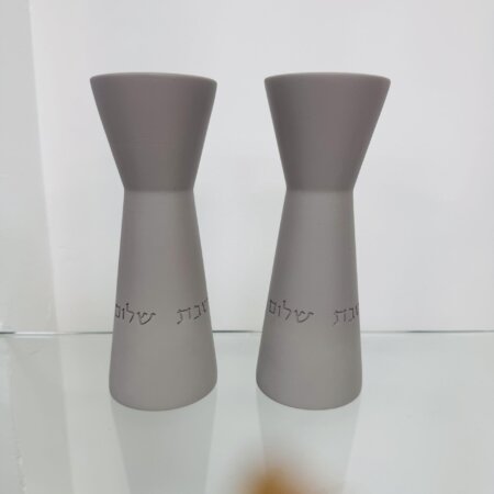 פמוטי בטון אפור "דגם קלאסה"