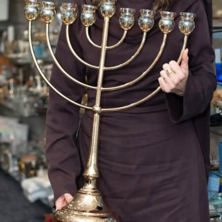 חנוכיית "הר סיני" ברכון מתנה