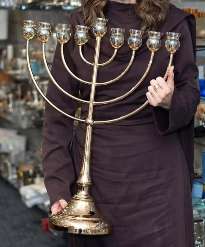 חנוכיית "הר סיני" ברכון מתנה