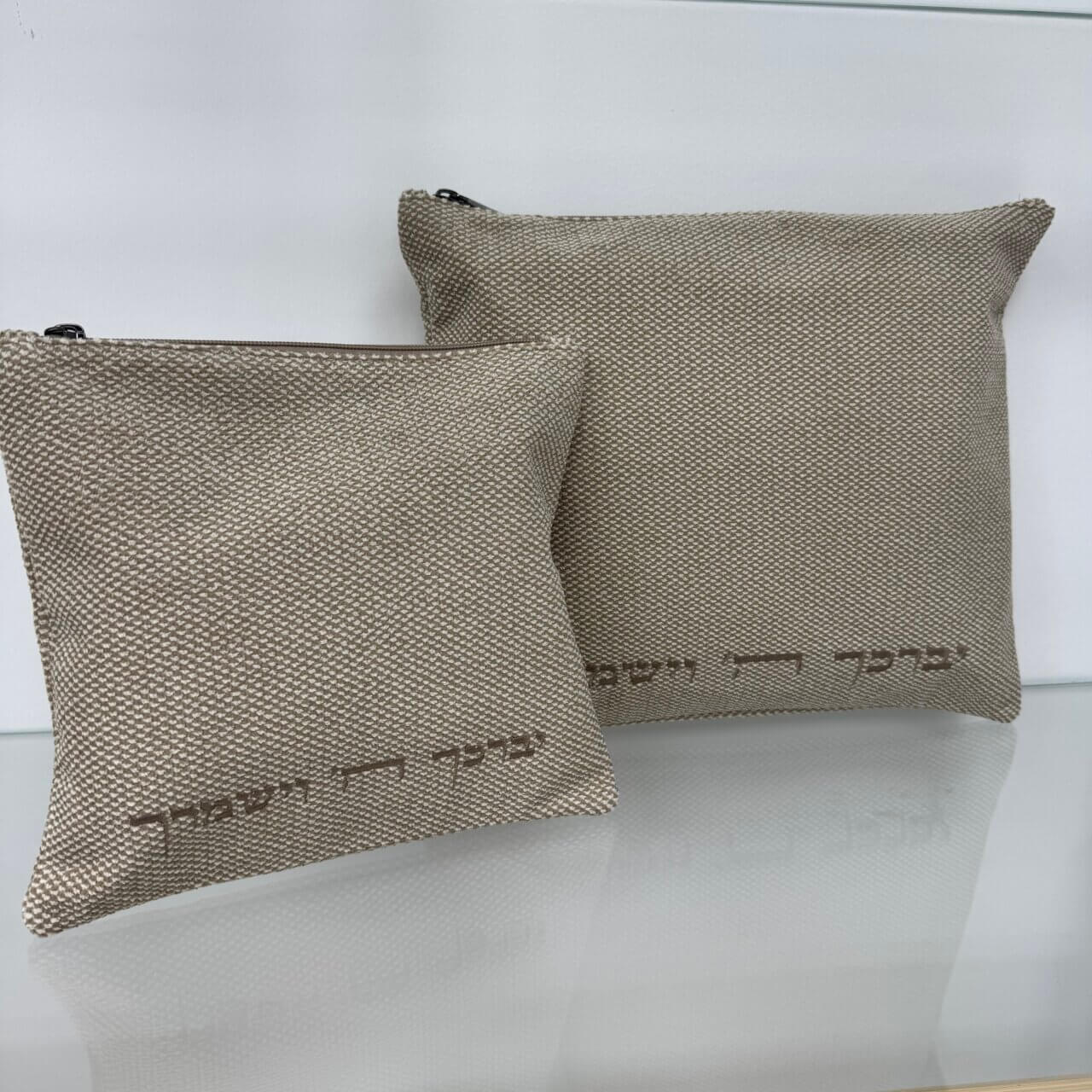 כיסויים לטלית ולתפילין מבד דגם "ישמח ישראל" חום