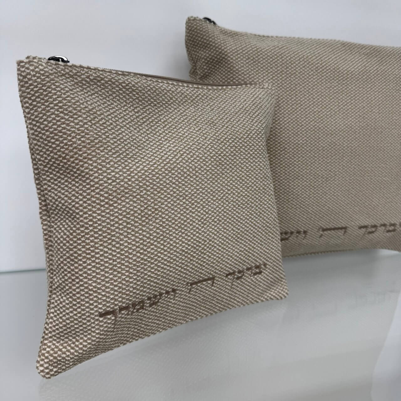 כיסויים לטלית ולתפילין מבד דגם "ישמח ישראל" חום