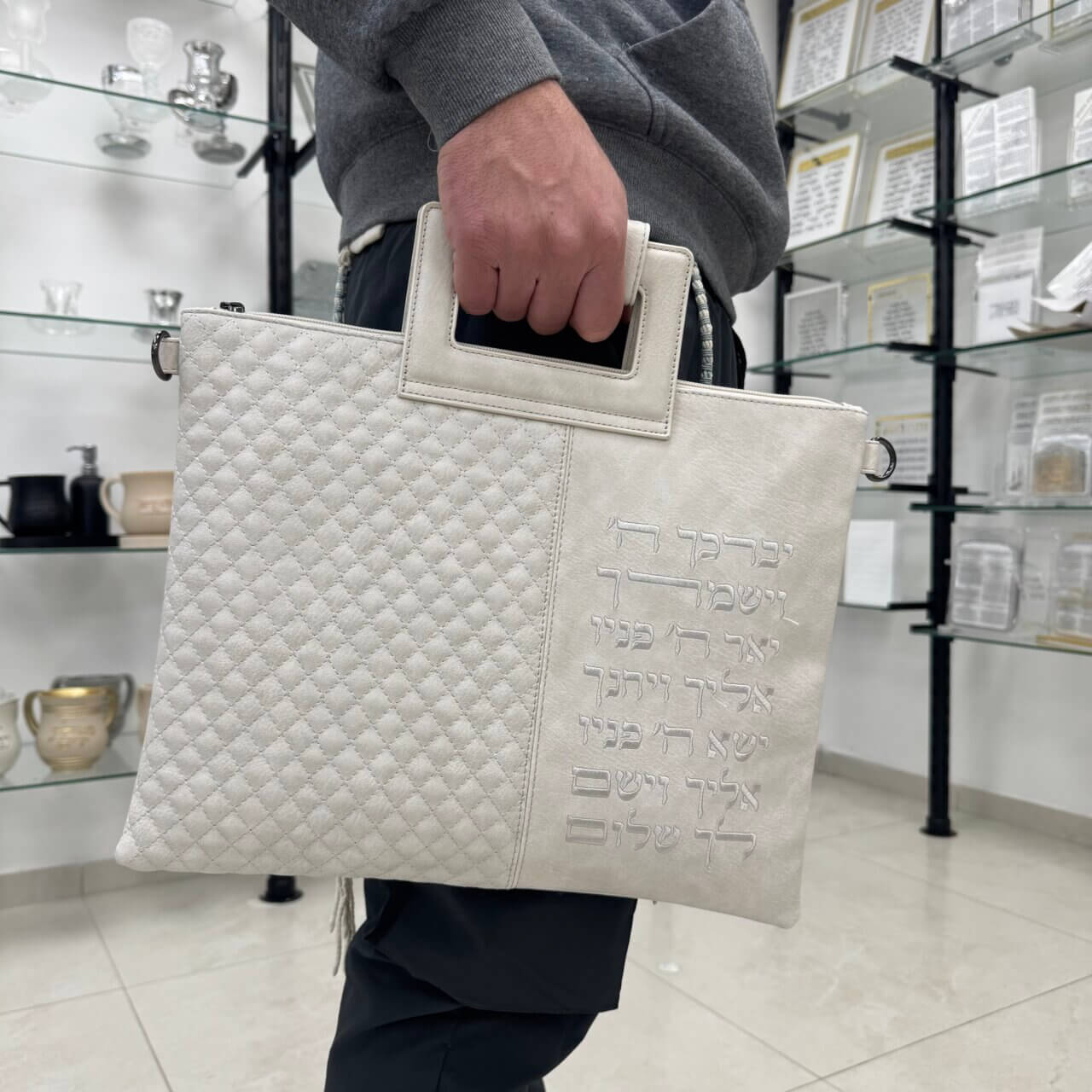 סט תיקים לטלית ולתפילין דגם "יברכך" אבן