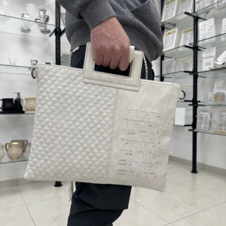 סט תיקים לטלית ולתפילין דגם "יברכך" אבן סט תיקים לטלית ולתפילין דגם "יברכך" אבן