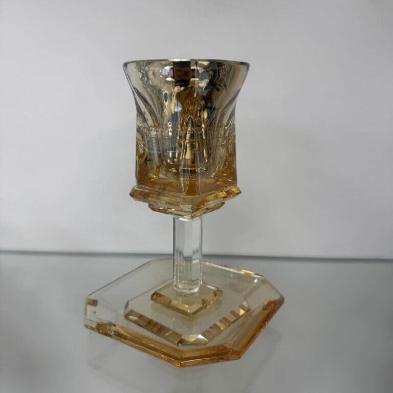 כוס קידוש קלאסית עם רגל זהב