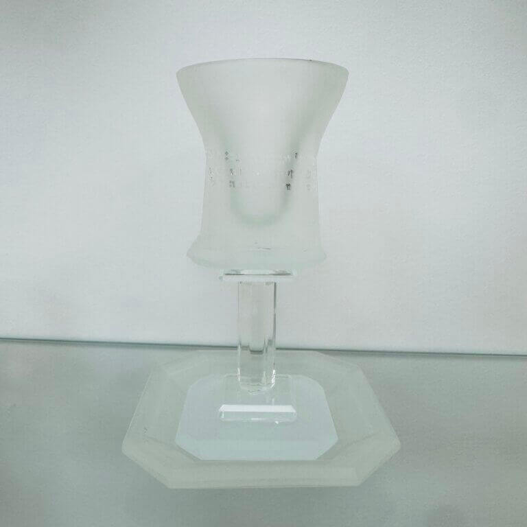 כוס קידוש קלאסית עם רגל חלבית