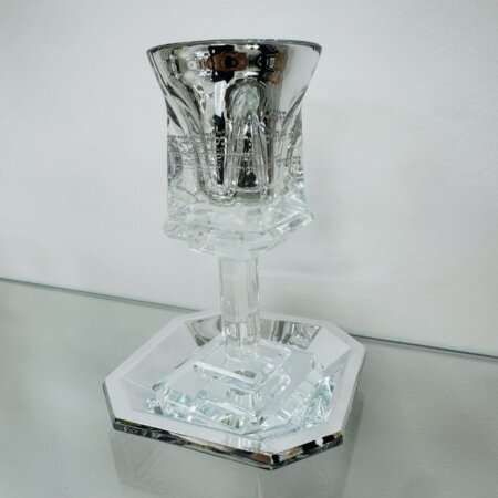 כוס קידוש קלאסית עם רגל כסף