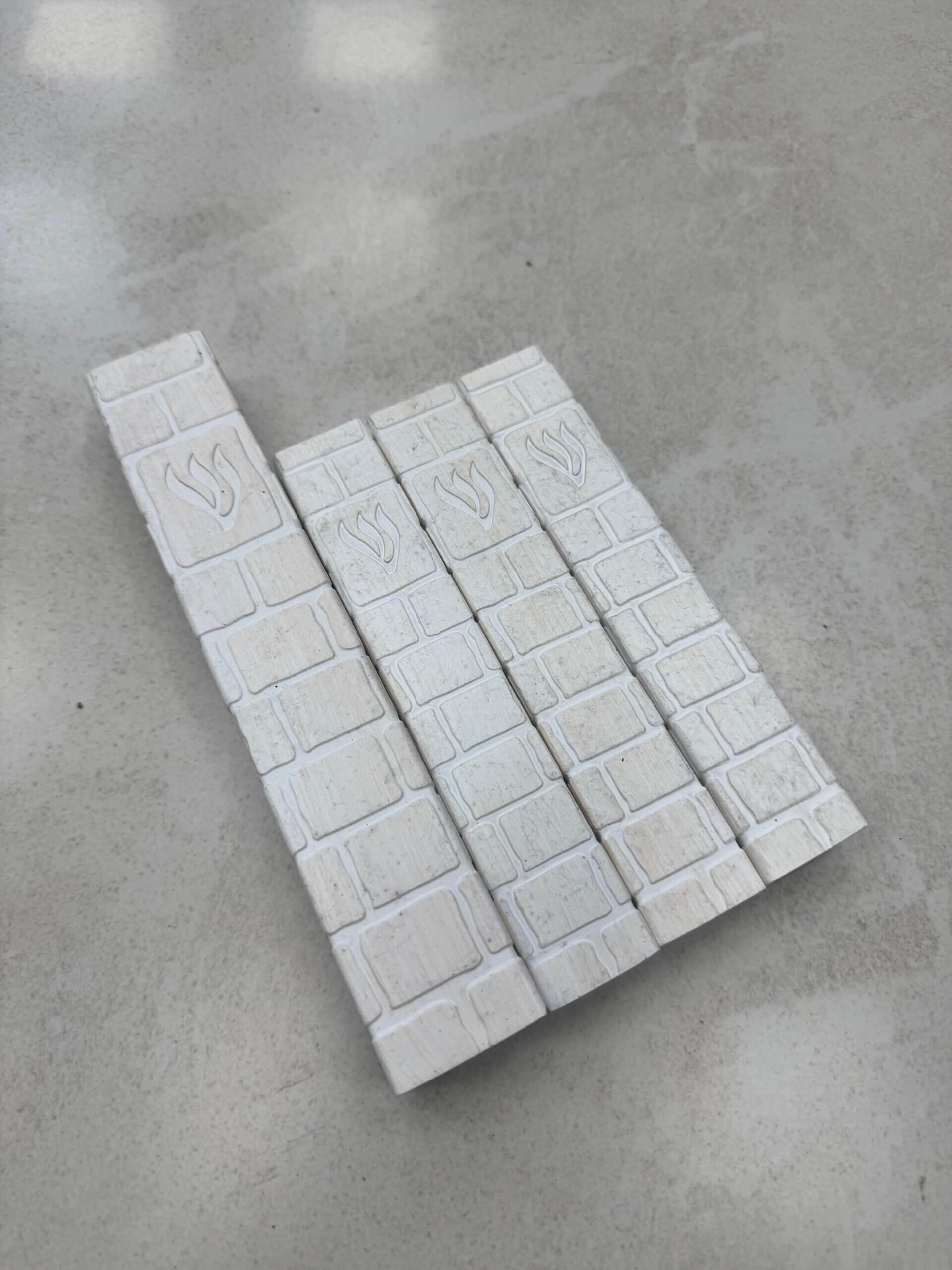 מארז בתי מזוזות 1+3 "אבן השתיה" מארז בתי מזוזות 1+3 "אבן השתיה"