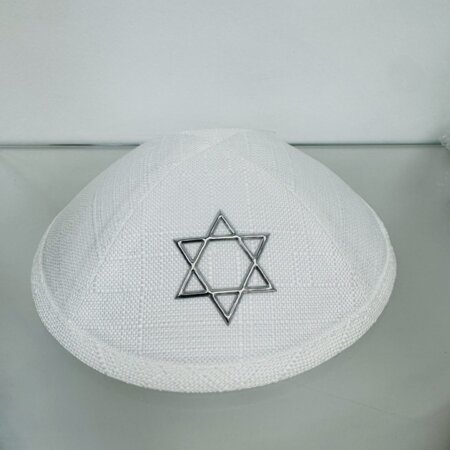 כיפה דגם "מגן דוד" לבן כסף כיפה דגם "מגן דוד" לבן כסף