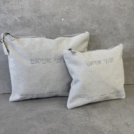 כיסויים לטלית ולתפילין מבד דגם "ישמח ישראל" אפור בהיר