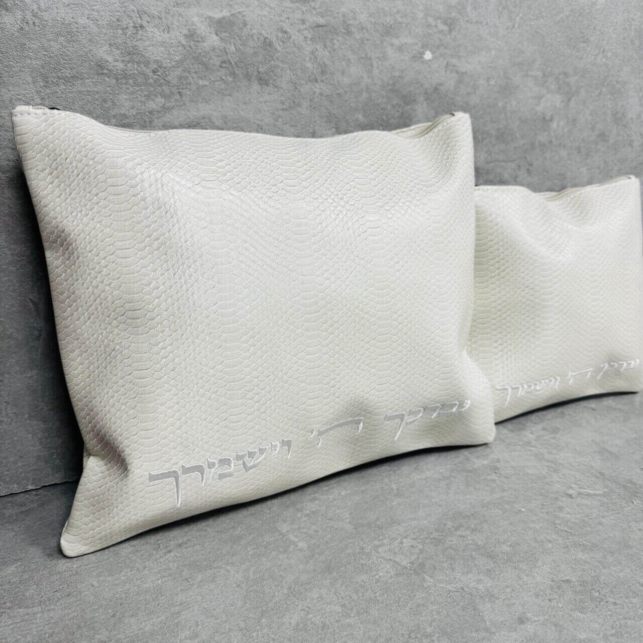 כיסויים לטלית ולתפילין "נחשון" לבן