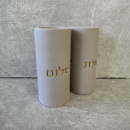 פמוטי בטון אפור זהב קלאסי